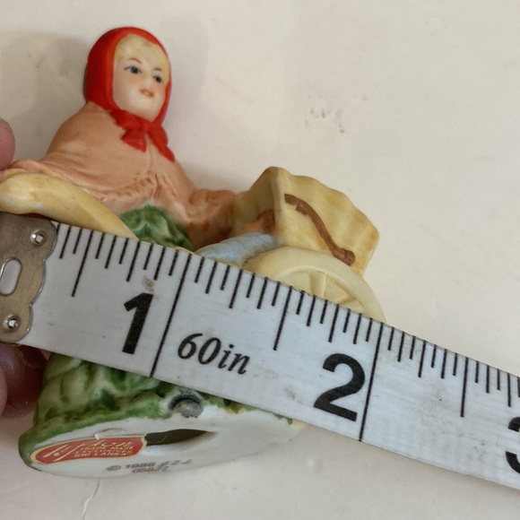 Vintage 1986 Lefton Colonial village ceramic figure Mrs Eberhard and baby - Picture 10 of 10